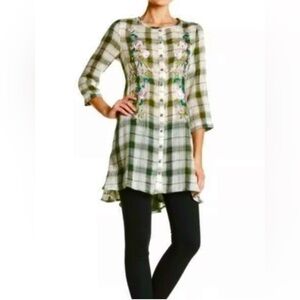 Aratta Silent Journey Green Plaid Embroidered Floral Sz S
Shirt Tunic